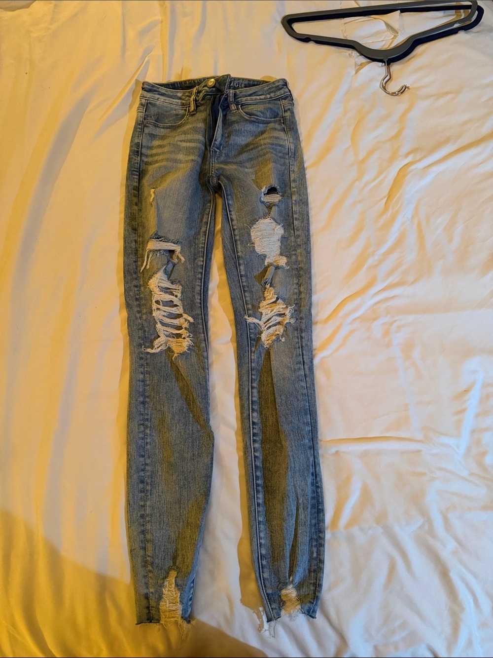 American Eagle Outfitters Light Blue Distressed Skinny Jeans